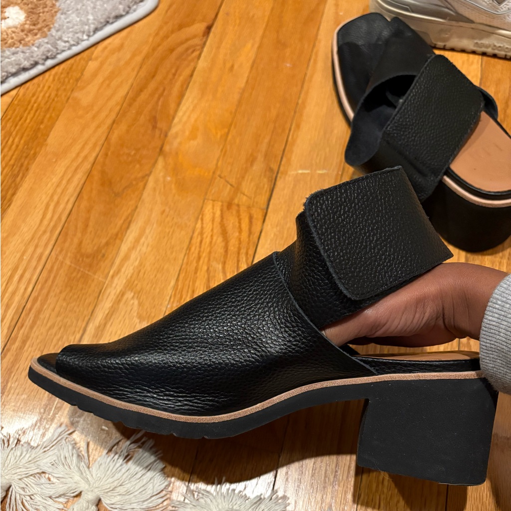 L'amour Des Pieds Ldp Black Leather Block Heel Sandals